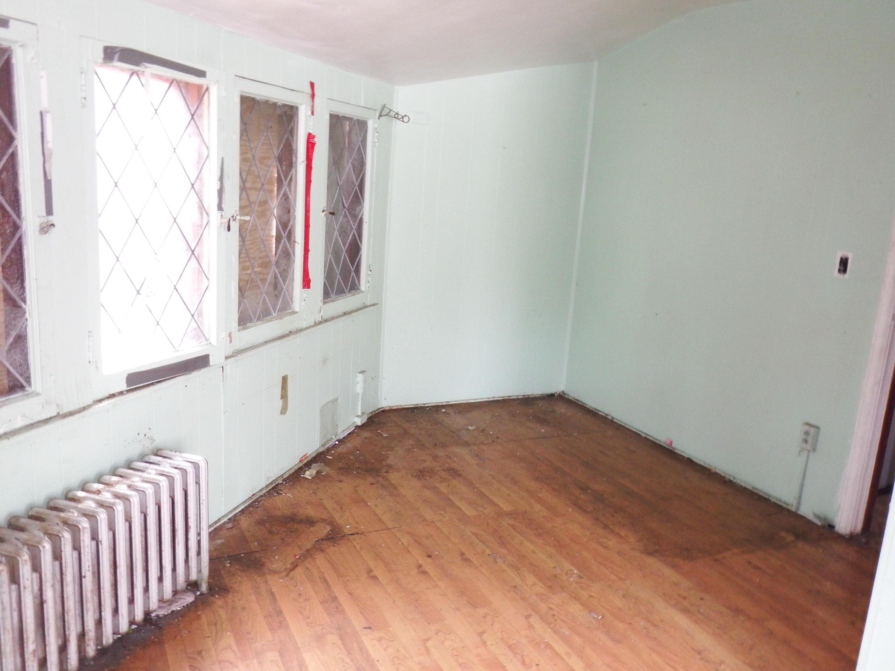4815 West Custer Avenue Milwaukee, WI 53218 - Photo 9 of 15 living room