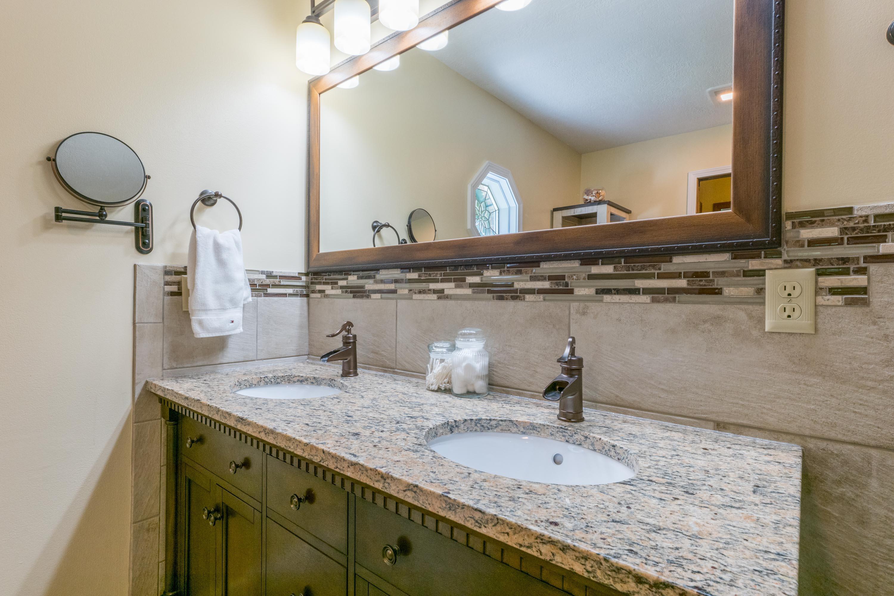 5933 Barr Road Southwest Amanda, OH 43102 - Photo 27 of 82 Master bath