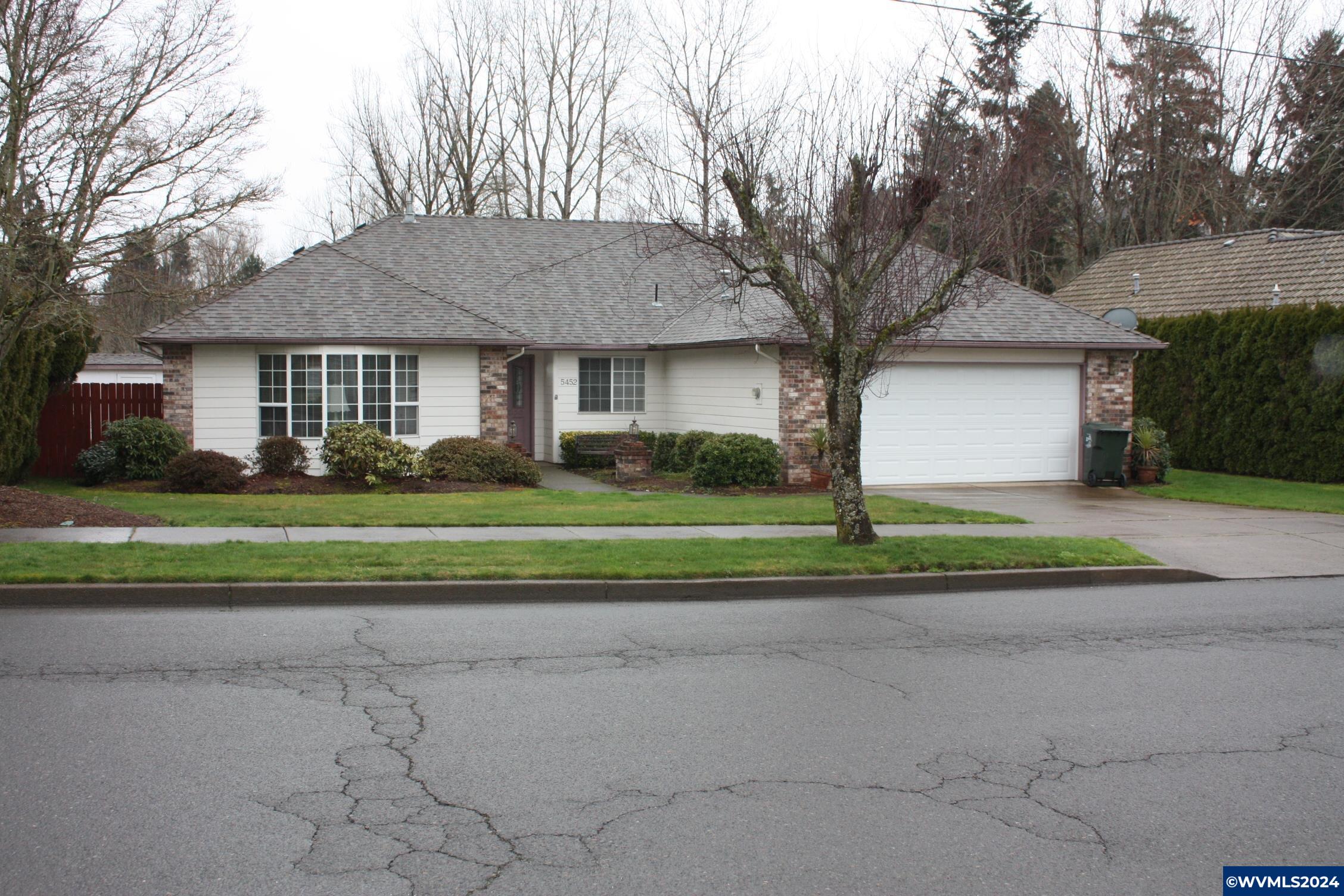 5452 Lone Oak Road Southeast Salem, OR 97306 - Photo 2 of 42