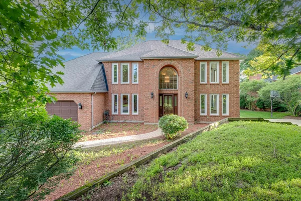 $879,000 | 2004 Mustang Drive, Naperville, IL 60565