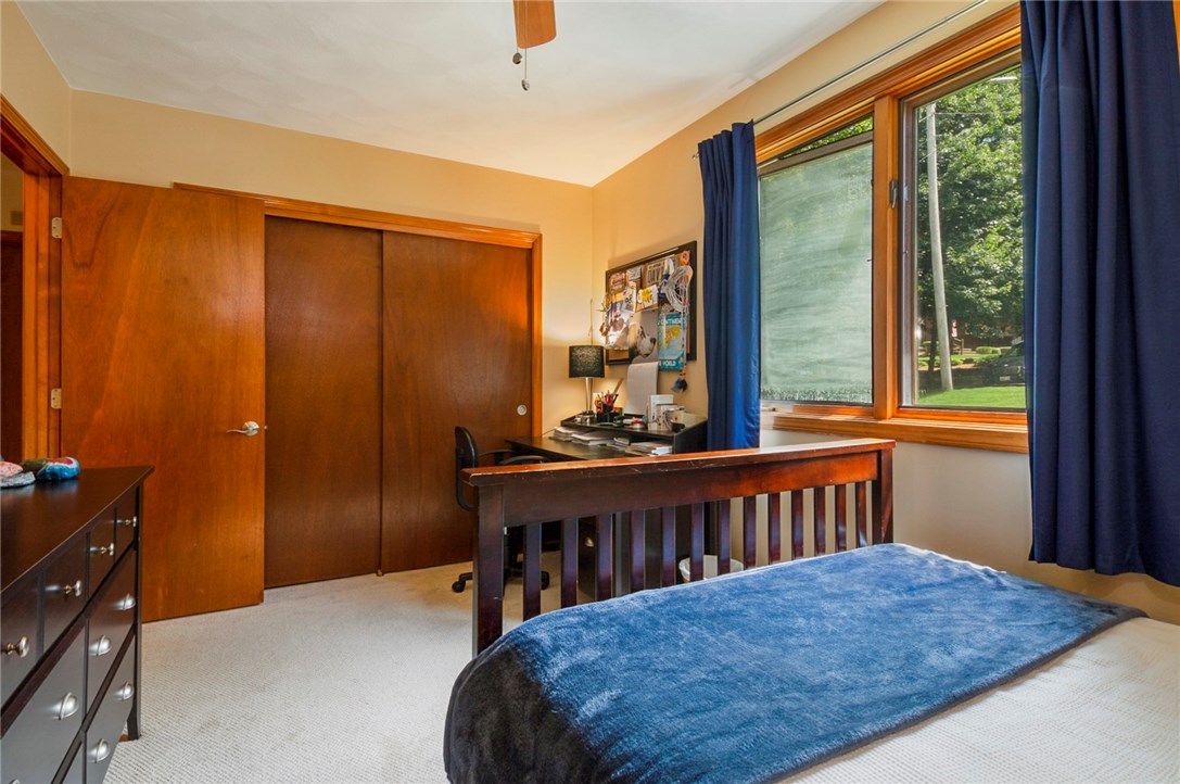 22 Deer Run Cranston, RI 02921 - Photo 13 of 25 Gallery Image 13