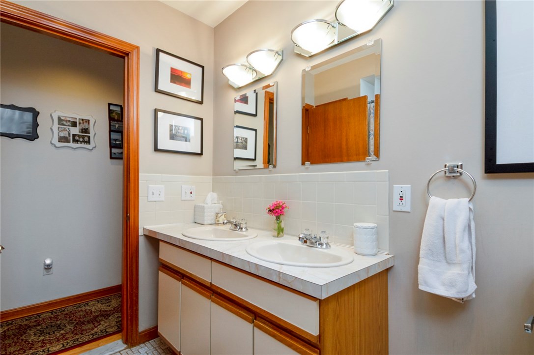 22 Deer Run Cranston, RI 02921 - Photo 16 of 25 Gallery Image 16