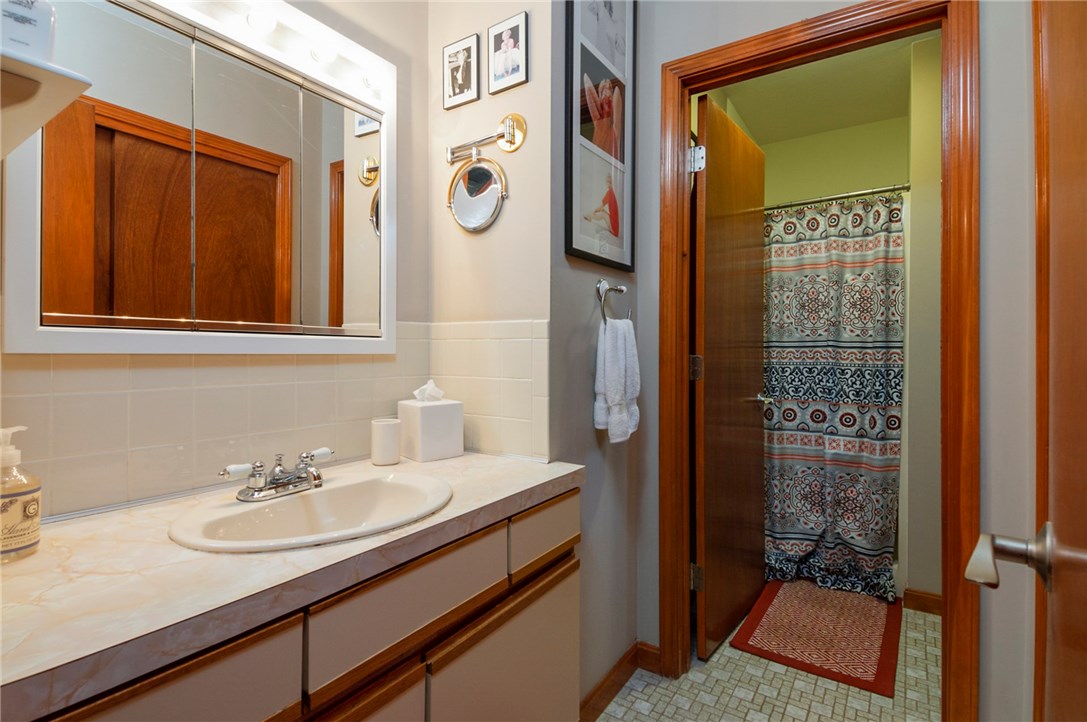 22 Deer Run Cranston, RI 02921 - Photo 17 of 25 Gallery Image 17
