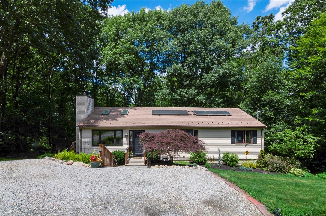 22 Deer Run Cranston, RI 02921 - Photo 2 of 25 Gallery Image 2