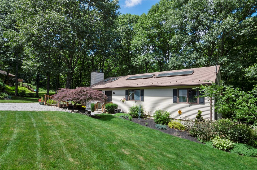 22 Deer Run Cranston, RI 02921 - Photo 3 of 25 Gallery Image 3