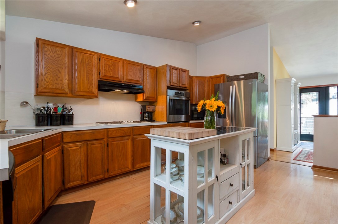 22 Deer Run Cranston, RI 02921 - Photo 10 of 25 Gallery Image 10