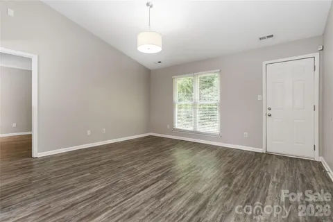 $275,000 | 2721 Fairstone Avenue, Charlotte, NC 28269