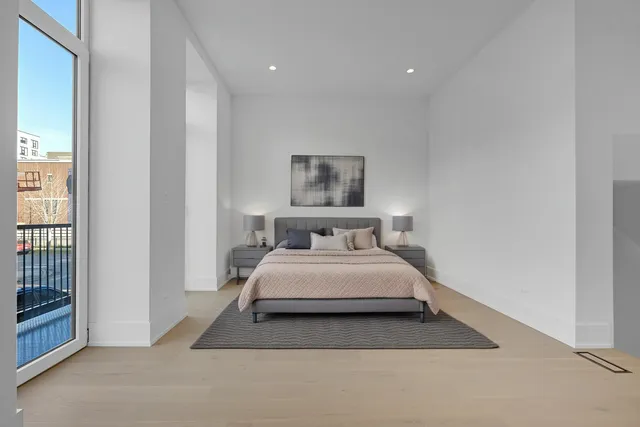 $1,100,000 | 501 West Elm Street, Unit 3, Chicago, IL 60610