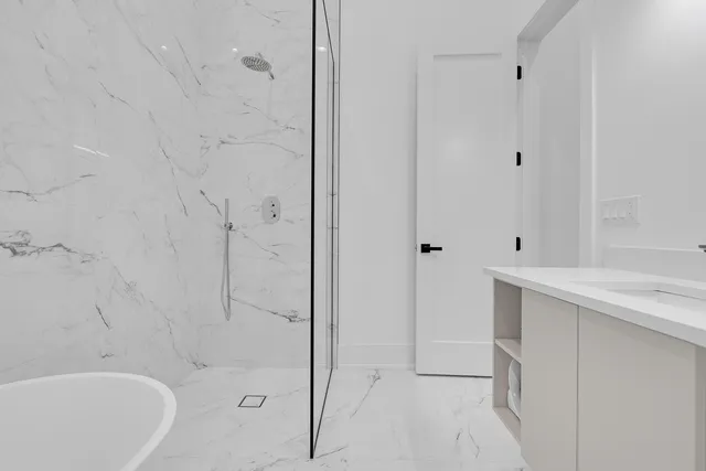 $1,100,000 | 501 West Elm Street, Unit 3, Chicago, IL 60610