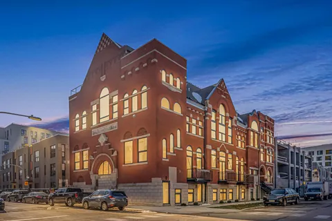 $1,100,000 | 501 West Elm Street, Unit 3, Chicago, IL 60610