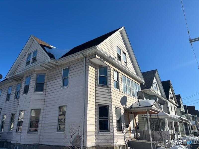 690 William Street Bridgeport, CT 06608 - Photo 4 of 25