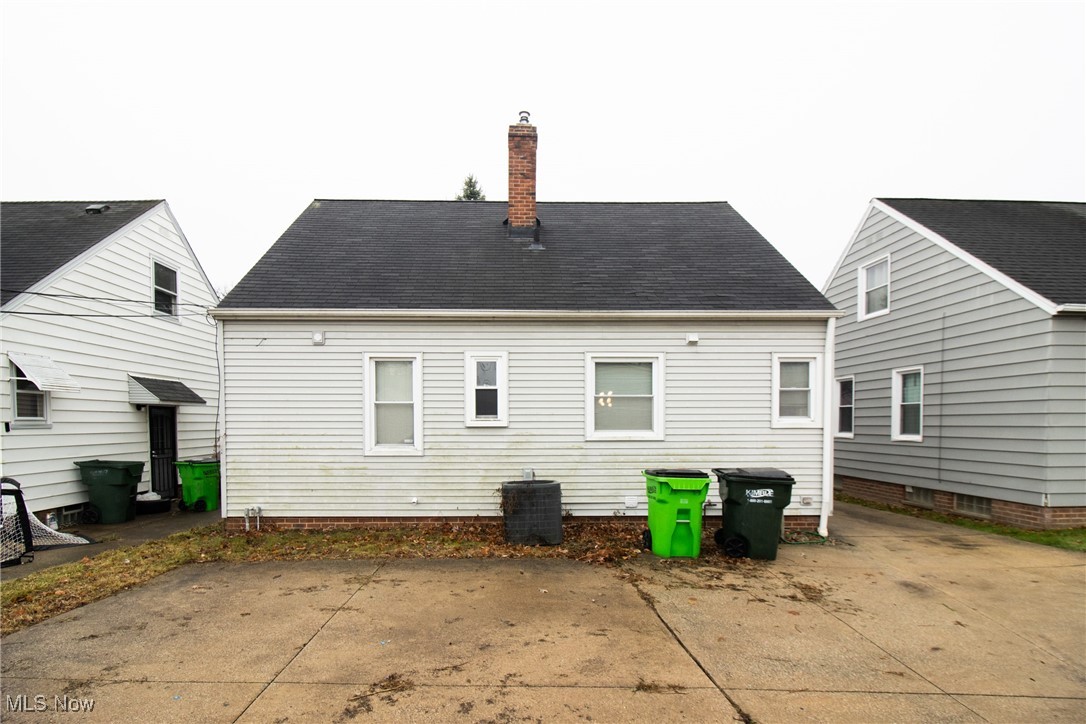 13107 Carpenter Road Cleveland, OH 44125 - Photo 3 of 25
