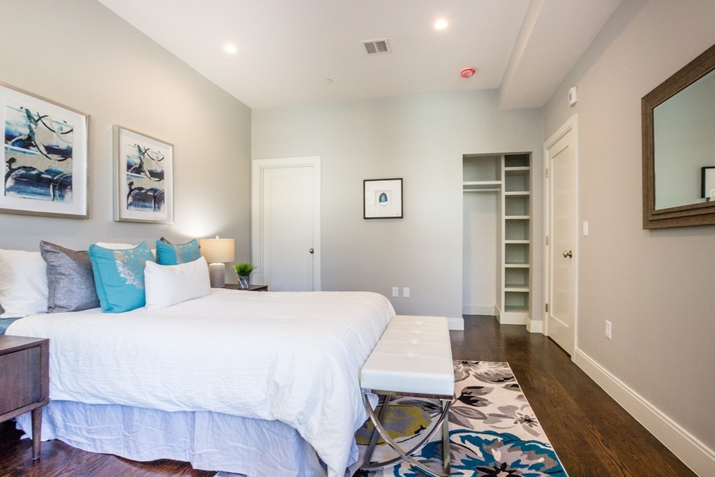 7 Langford Park, Unit 3 Boston, MA 02119 - Photo 3 of 23