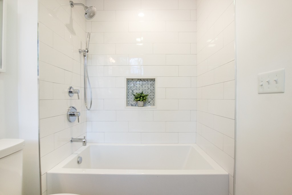 7 Langford Park, Unit 3 Boston, MA 02119 - Photo 8 of 23