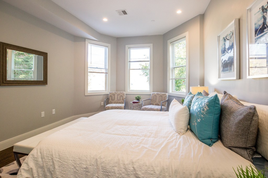 7 Langford Park, Unit 3 Boston, MA 02119 - Photo 10 of 23