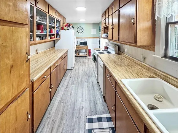 $275,000 | 33247 Bittner Drive, Warsaw, MO 65355