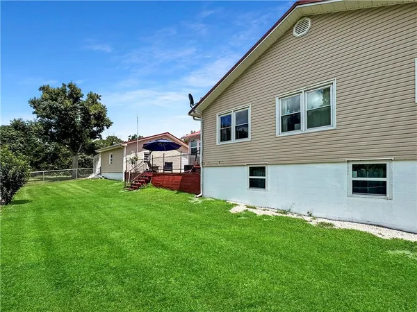 $275,000 | 33247 Bittner Drive, Warsaw, MO 65355