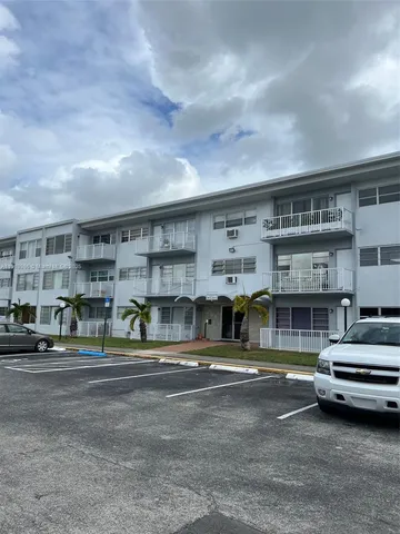 $2,200 | 16801 Northeast 14th Avenue, Unit 309, Miami, FL 33162
