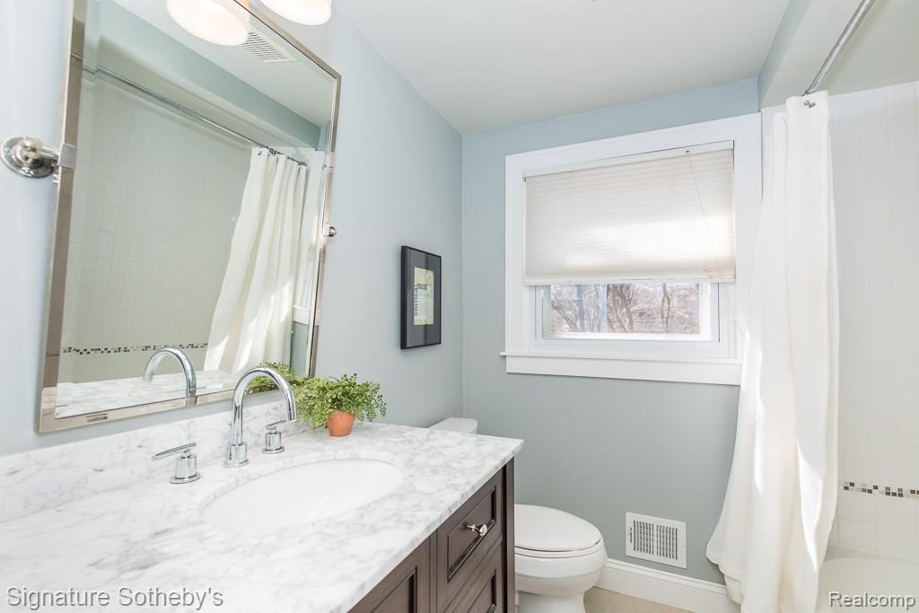 1865 Fair Oak Court Rochester Hills, MI 48309 - Photo 23 of 31