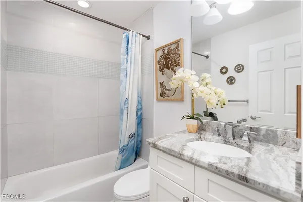 $450,000 | 21194 Old Oak Place, Estero, FL 33928