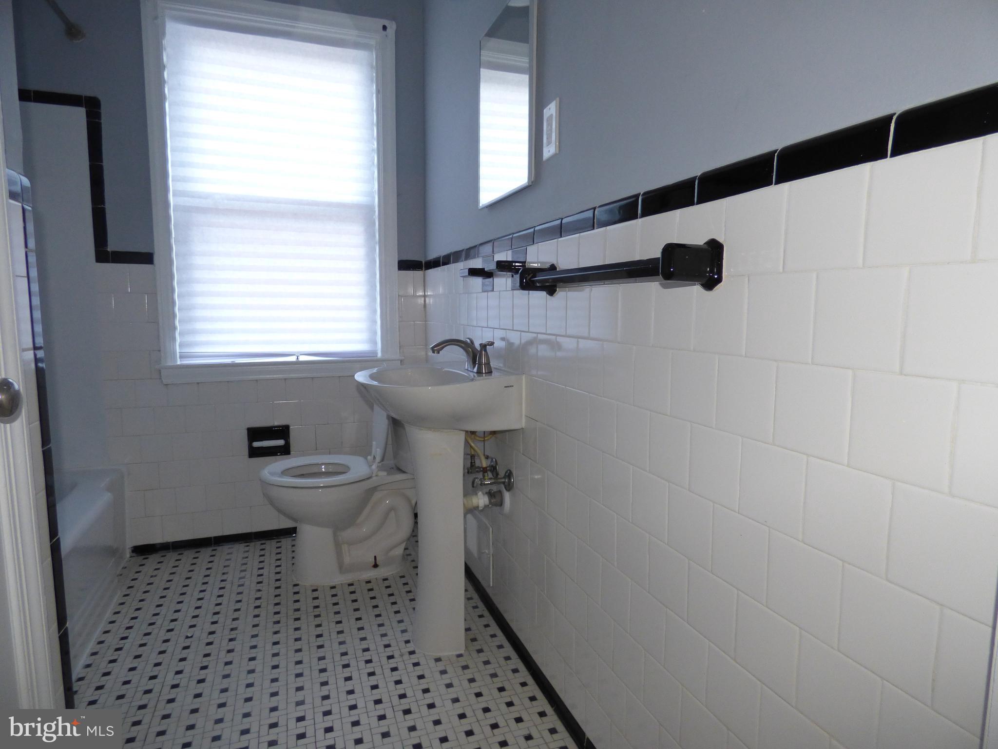 1518 Burnwood Road Baltimore, MD 21239 - Photo 3 of 16 Bath 1