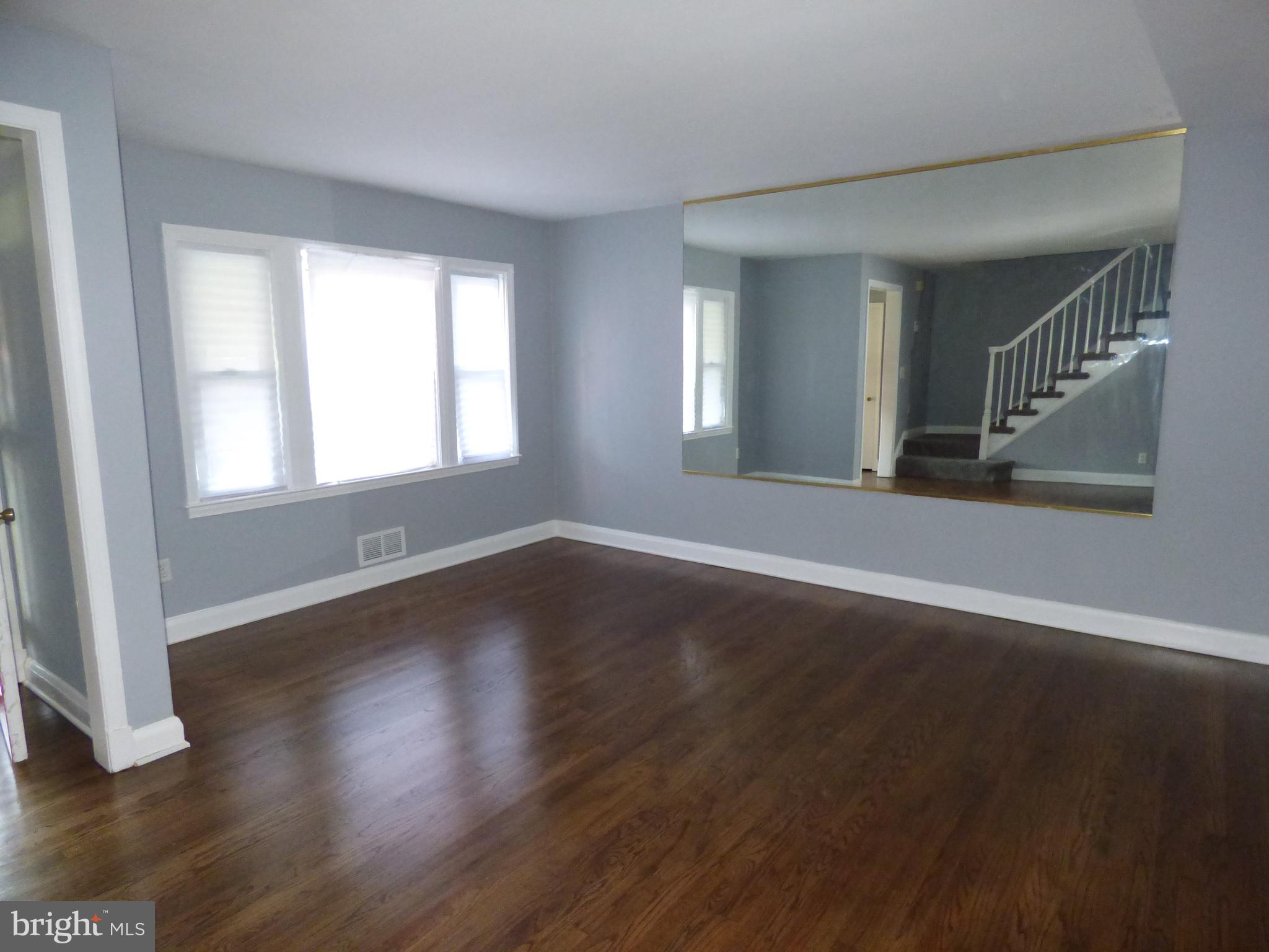 1518 Burnwood Road Baltimore, MD 21239 - Photo 4 of 16 Living Room