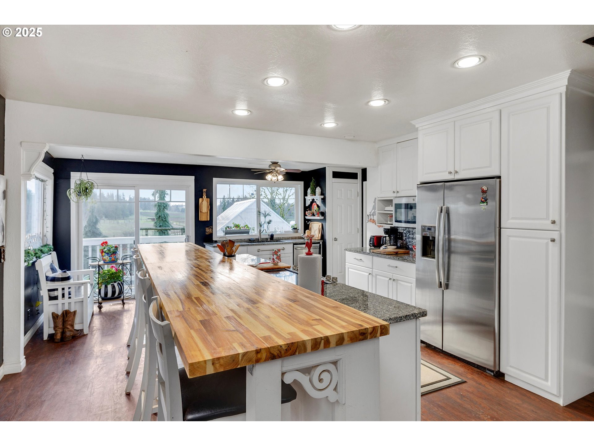 15032 South Carus Road Oregon City, OR 97045 - Photo 31 of 41 Kitchen