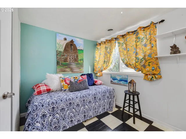 $999,950 | 15032 South Carus Road, Oregon City, OR 97045