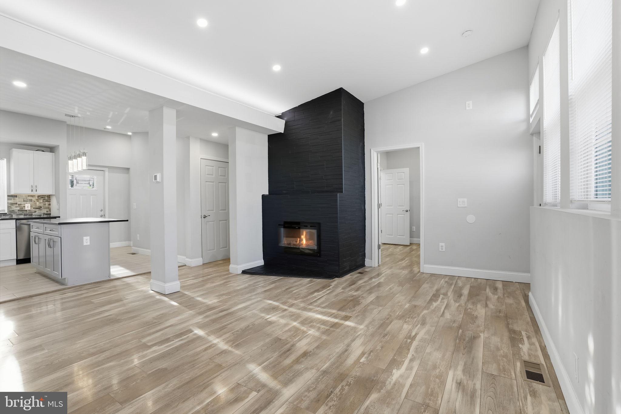 1245 Faunce Street Philadelphia, PA 19111 - Photo 10 of 23 Living Room