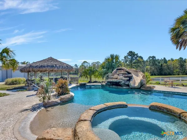 $1,500,000 | 8206 East State Highway 103, Lufkin, TX 75901
