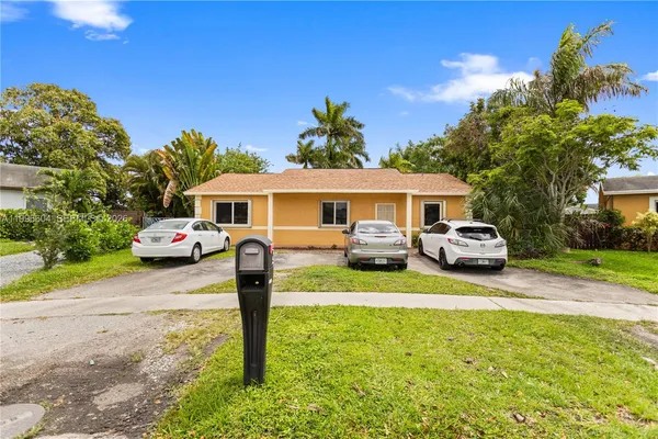 $469,000 | 7690 Southwest 7th Court, North Lauderdale, FL 33068