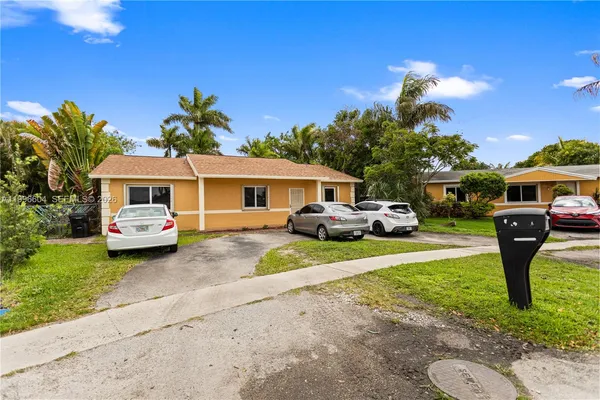 $469,000 | 7690 Southwest 7th Court, North Lauderdale, FL 33068