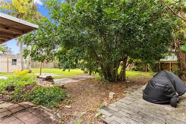 $469,000 | 7690 Southwest 7th Court, North Lauderdale, FL 33068