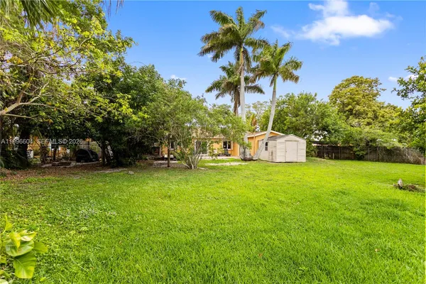 $469,000 | 7690 Southwest 7th Court, North Lauderdale, FL 33068