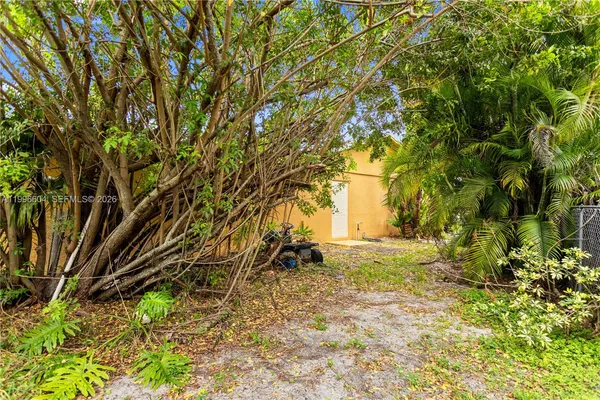 $469,000 | 7690 Southwest 7th Court, North Lauderdale, FL 33068