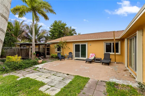 $469,000 | 7690 Southwest 7th Court, North Lauderdale, FL 33068