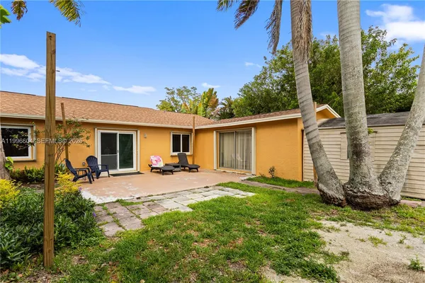 $469,000 | 7690 Southwest 7th Court, North Lauderdale, FL 33068