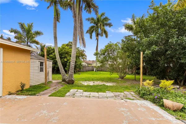 $469,000 | 7690 Southwest 7th Court, North Lauderdale, FL 33068