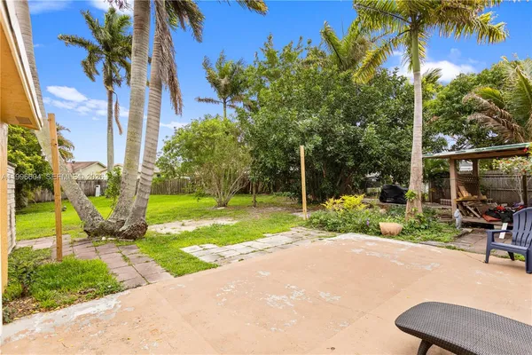 $469,000 | 7690 Southwest 7th Court, North Lauderdale, FL 33068