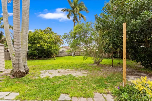$469,000 | 7690 Southwest 7th Court, North Lauderdale, FL 33068