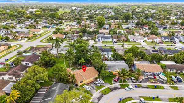 $469,000 | 7690 Southwest 7th Court, North Lauderdale, FL 33068