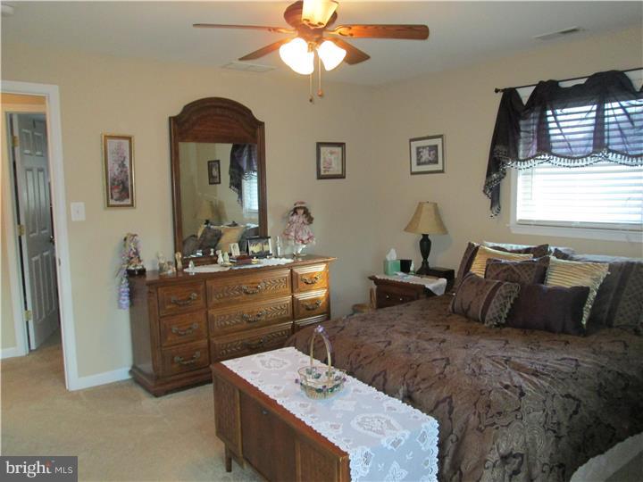 38 Linden Road Burlington, NJ 08016 - Photo 18 of 23 Bedroom - Main