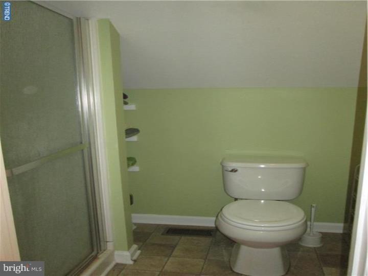 38 Linden Road Burlington, NJ 08016 - Photo 20 of 23 Bathroom