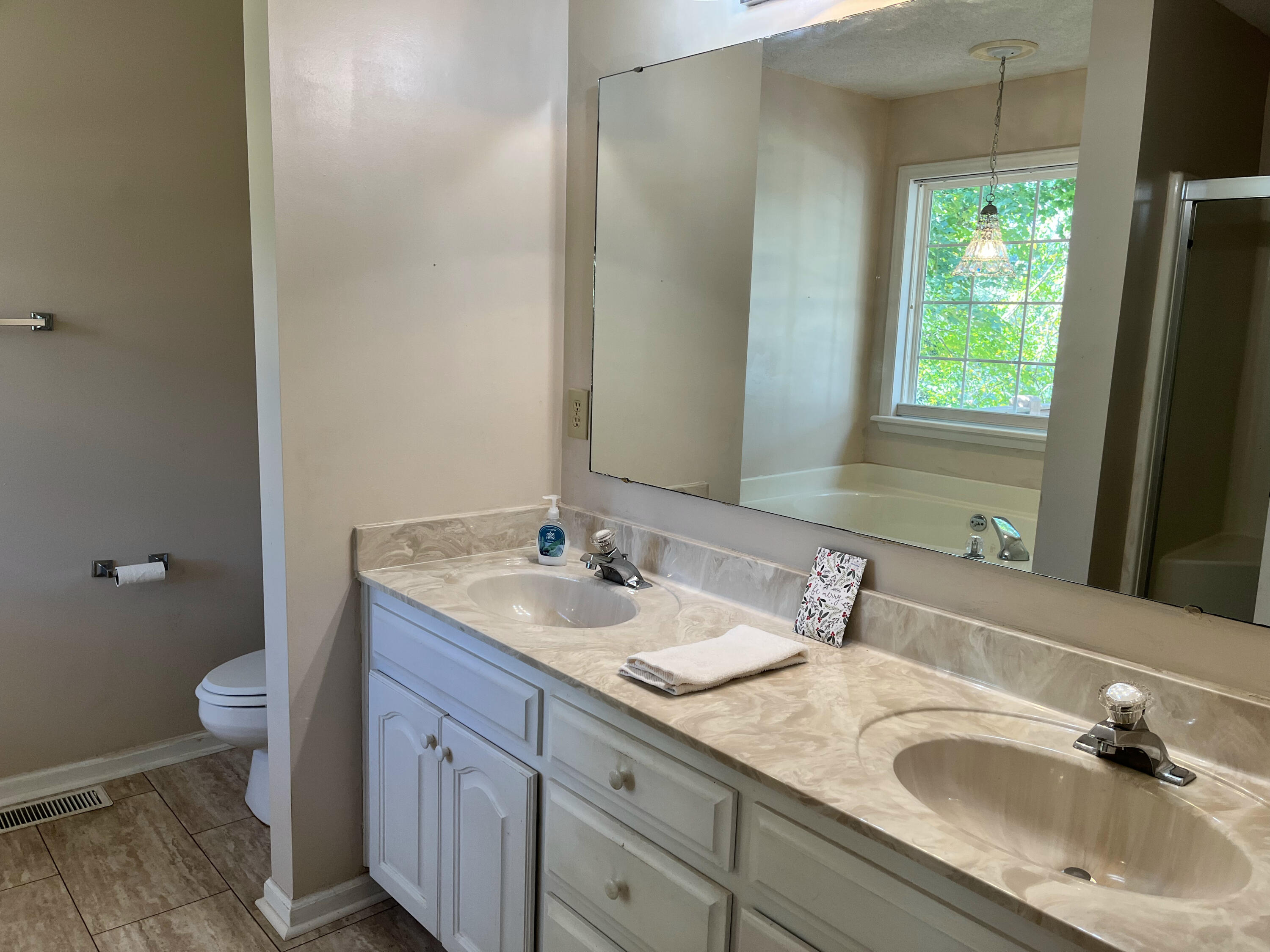 219 Fairway Drive McCormick, SC 29835 - Photo 21 of 37 Primary Bath