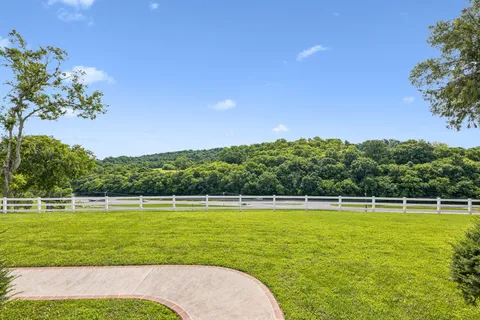 $2,295,000 | 1731 Nashville Highway, Columbia, TN 38401