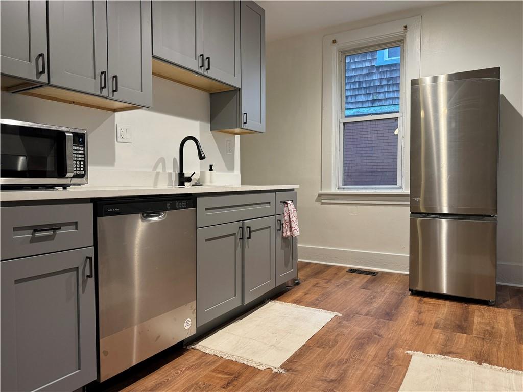 29 Defoe Street Pittsburgh, PA 15214 - Photo 13 of 36 Gallery Image 13