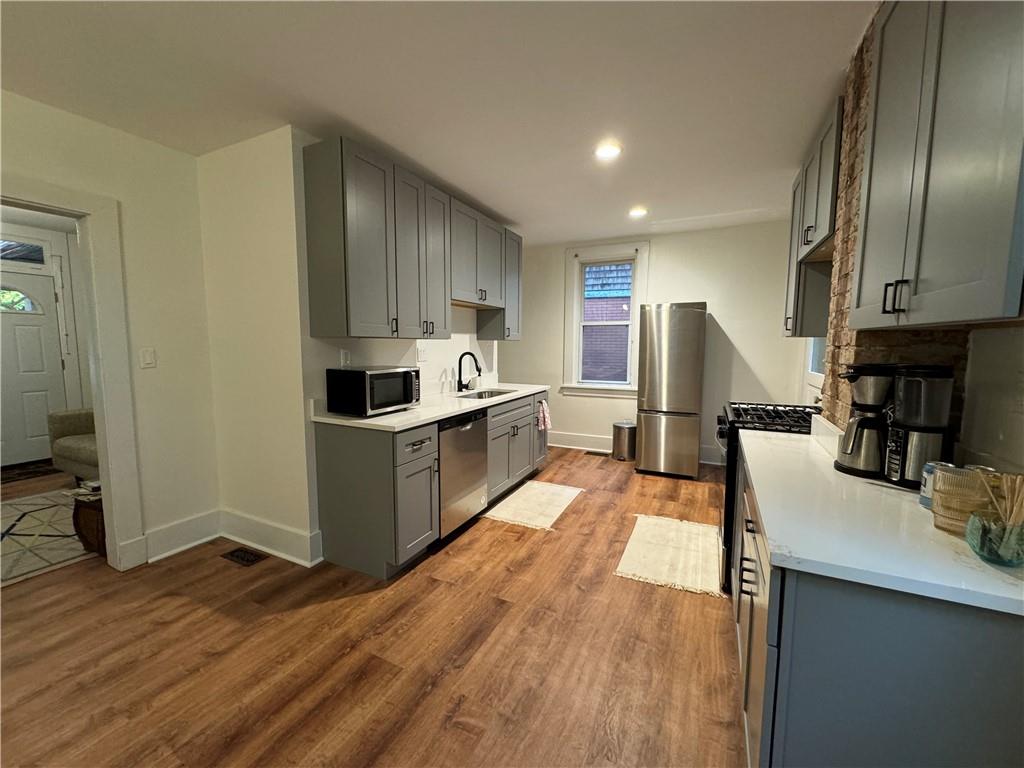 29 Defoe Street Pittsburgh, PA 15214 - Photo 15 of 36 Gallery Image 15
