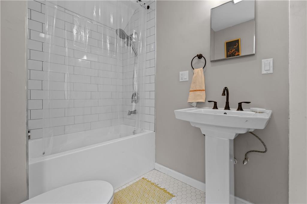 29 Defoe Street Pittsburgh, PA 15214 - Photo 31 of 36 Gallery Image 31