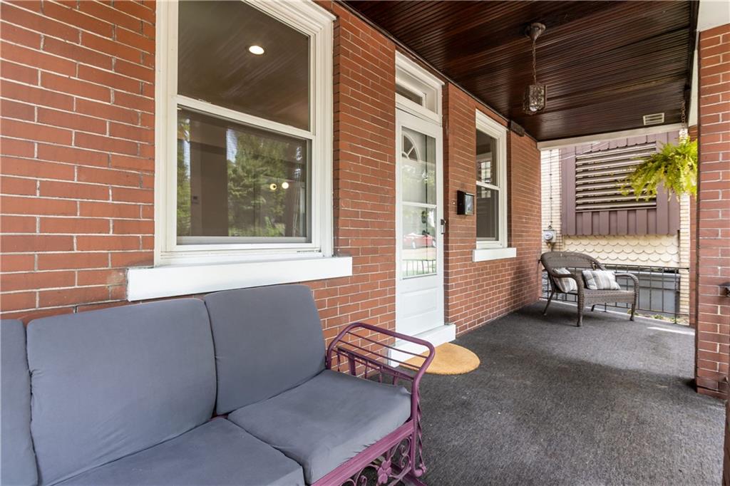 29 Defoe Street Pittsburgh, PA 15214 - Photo 4 of 36 Front Porch