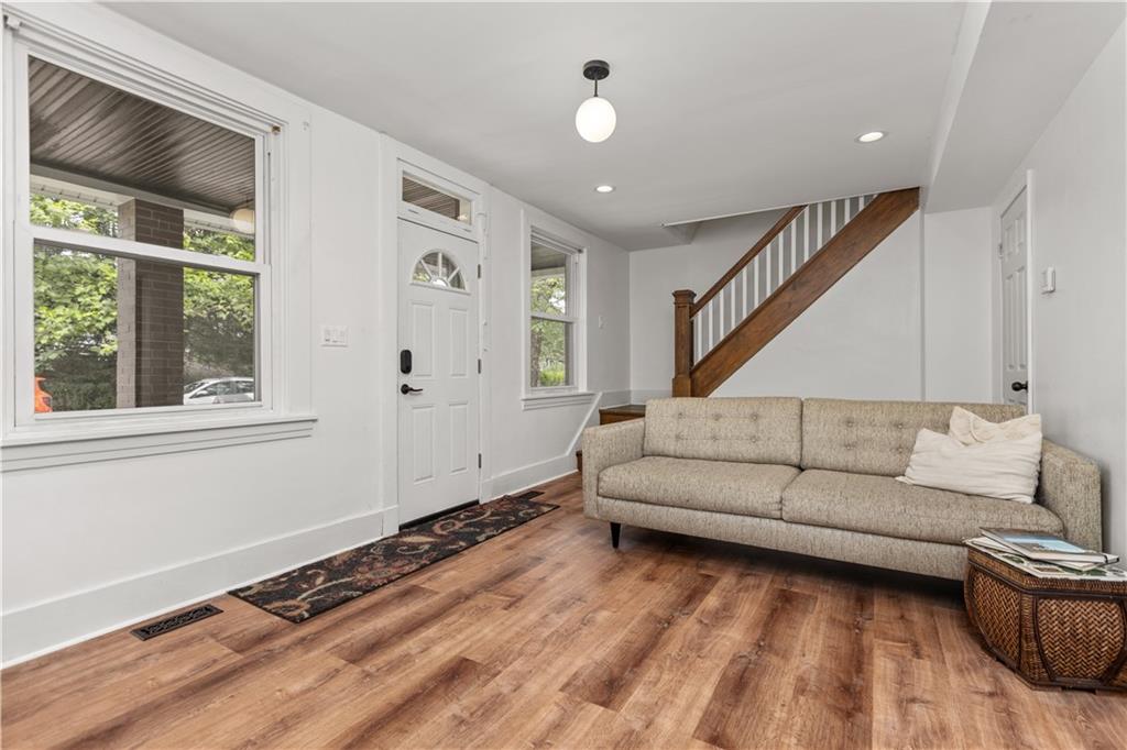 29 Defoe Street Pittsburgh, PA 15214 - Photo 7 of 36 Gallery Image 7